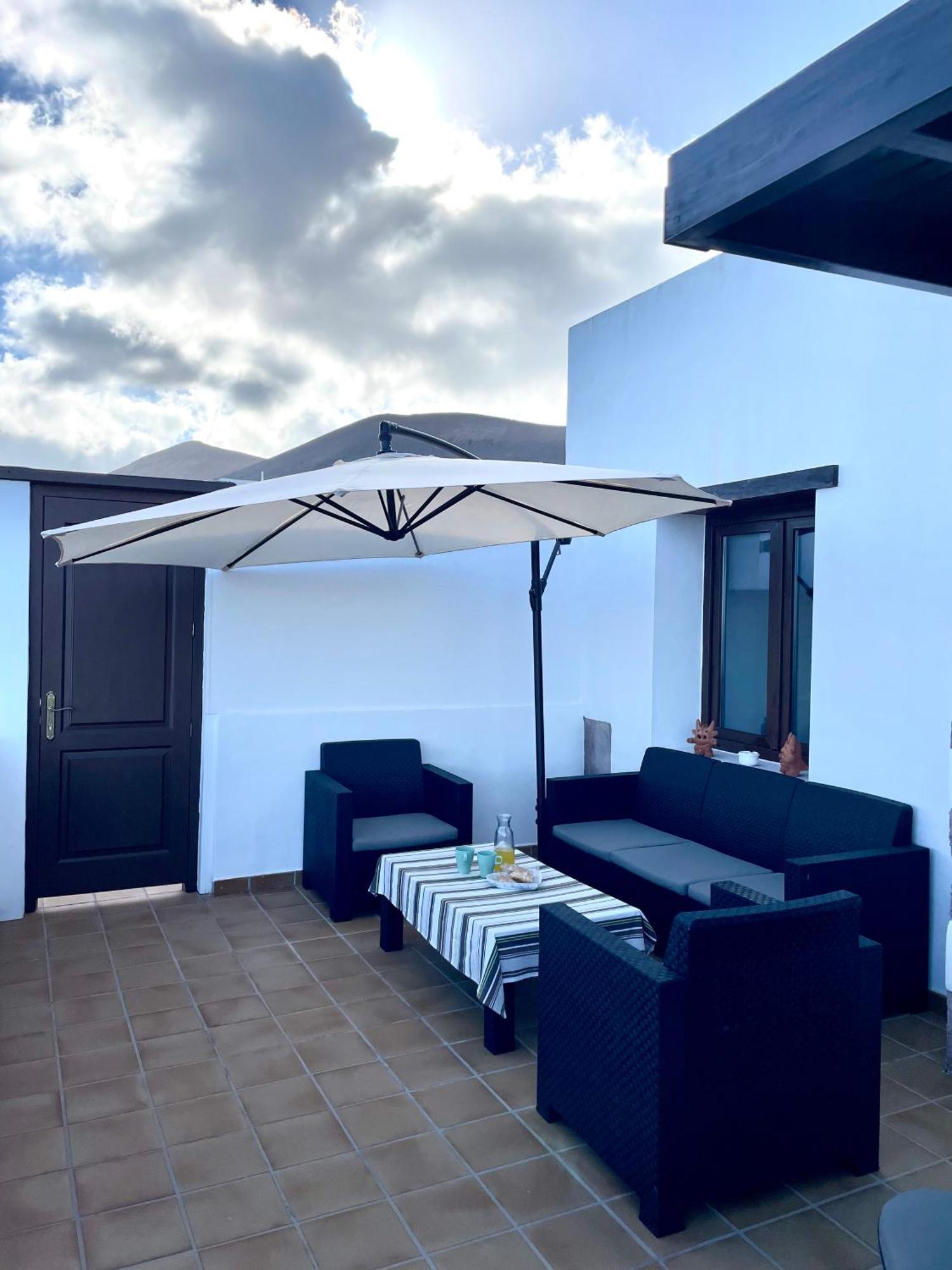 Canto Rojo, La Asomada Con Vistas A Lobos Landhaus La Asomada (Lanzarote)